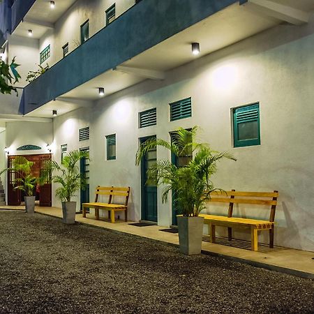 Colombo Beach Hostel Дехивала-Маунт-Лавиния Экстерьер фото