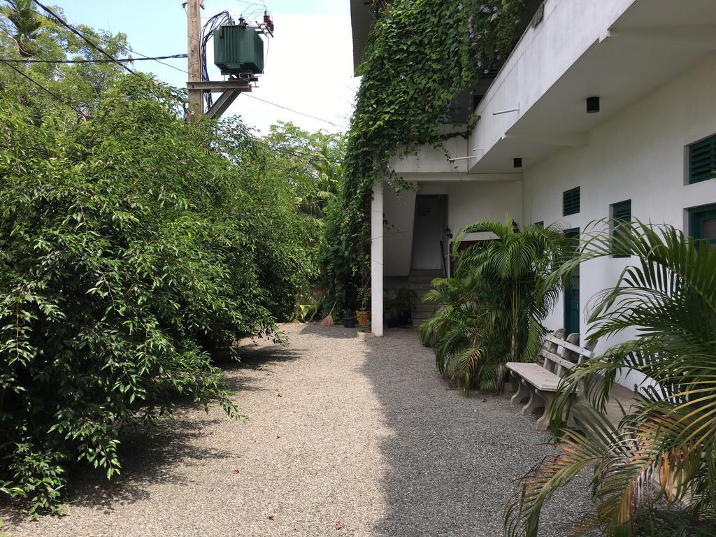 Colombo Beach Hostel Дехивала-Маунт-Лавиния Экстерьер фото