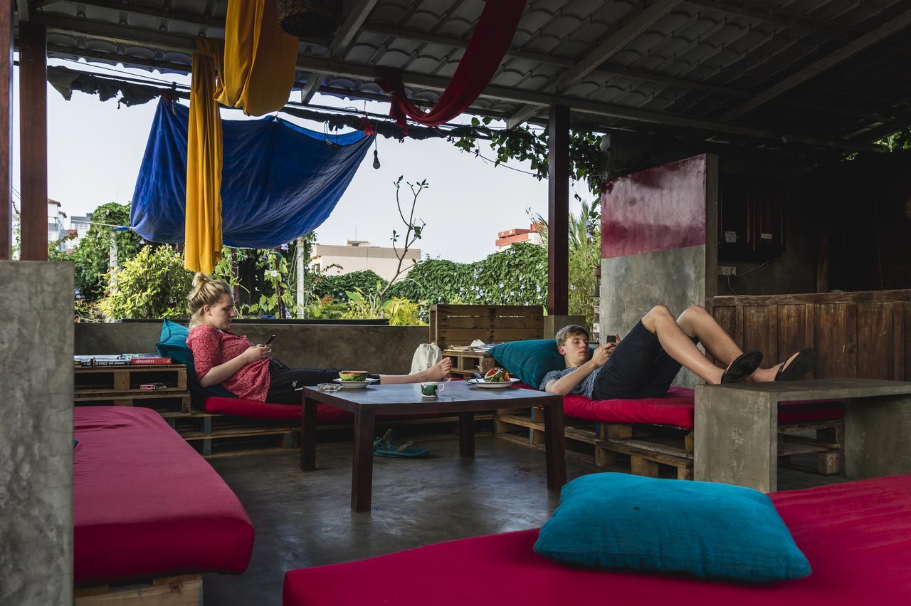Colombo Beach Hostel Дехивала-Маунт-Лавиния Экстерьер фото
