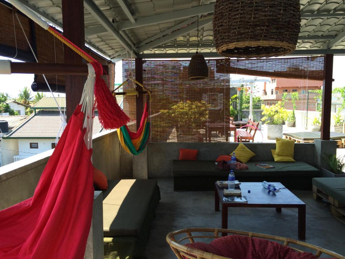 Colombo Beach Hostel Дехивала-Маунт-Лавиния Экстерьер фото